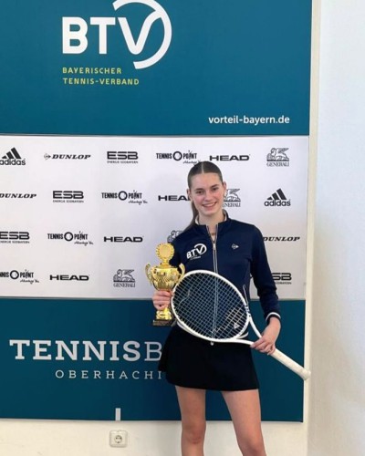 Tatjana Topic beginnt das Jahr 2025 mit Tenniskrimi